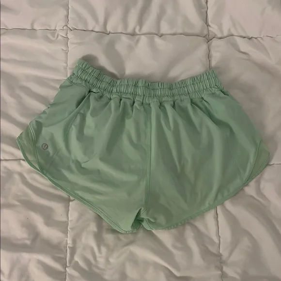 Low-rise Lululemon Mint Hotty Hot Shorts - Picture 2 of 2
